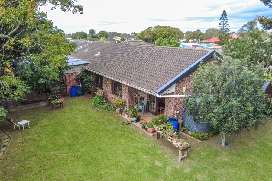 4 Bedroom Property for Sale in Bramhope Eastern Cape